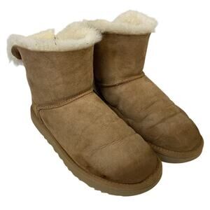 Ugg Womens Size 7 Tan Ankle Boots Mini Back Bow Fur Lined Round Toe Shoes
